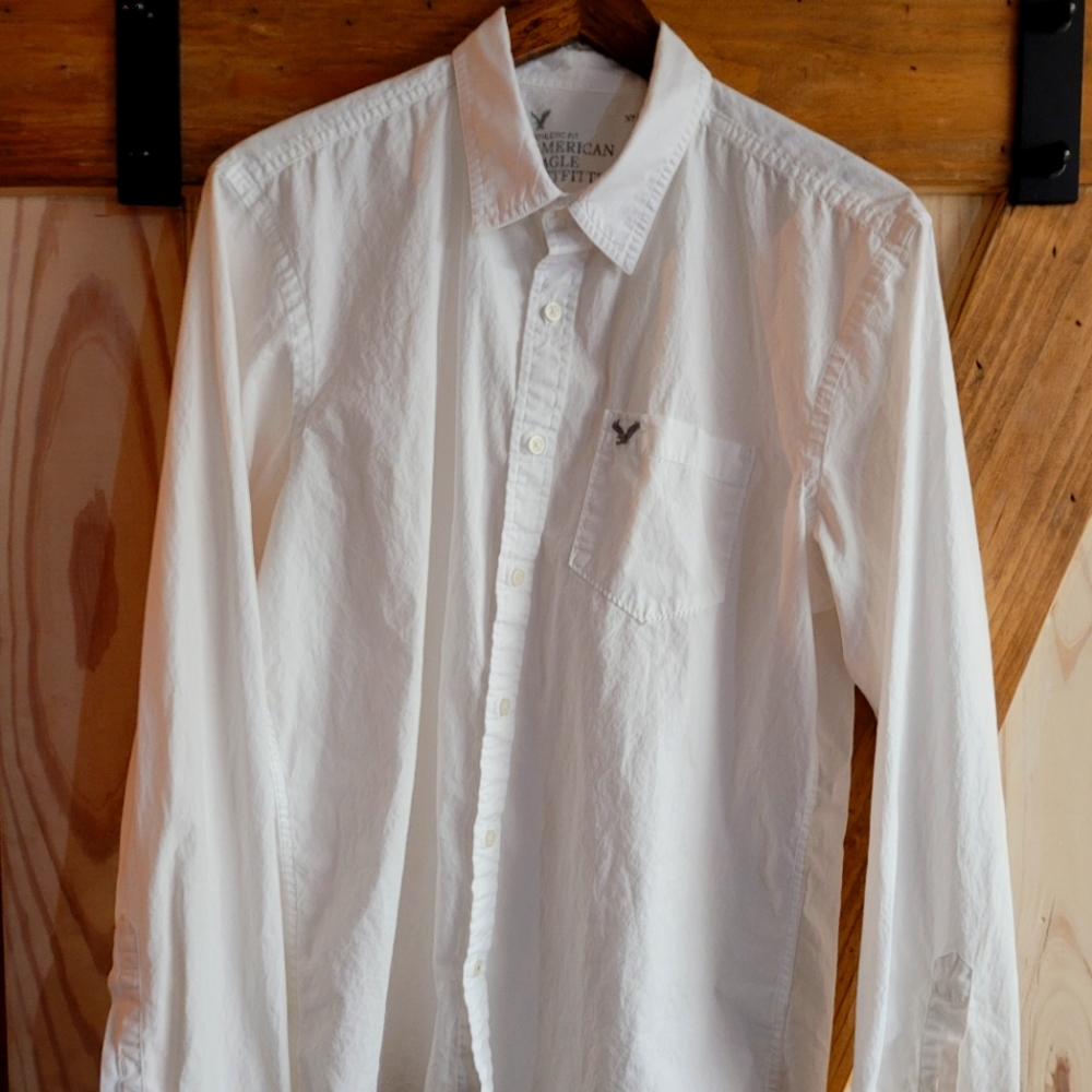 Mens whit button down shirt